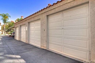 One detached car garage