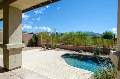Pool & Views