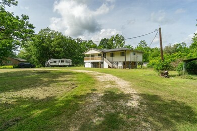 1209 Rymal Rd, Alvin, TX 77511 - photo 2