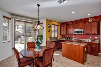Eat-in kitchen