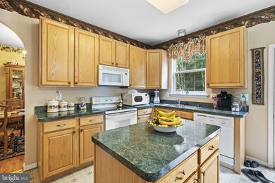 3335 Prince Edward Dr, White Plains, MD 20695 - photo 6