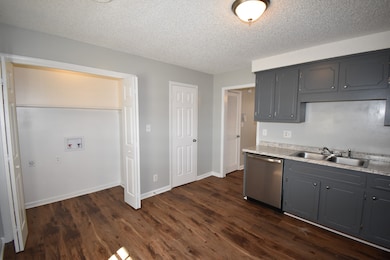 3276 Tower Dr unit A, Clarksville, TN 37042 - photo 6