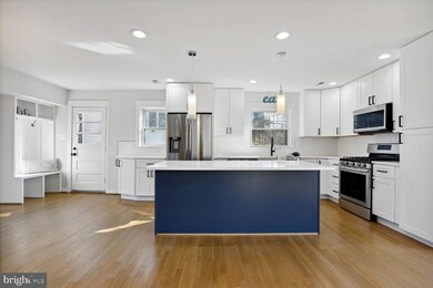 9229 Brian Dr, Vienna, VA 22180 - photo 6