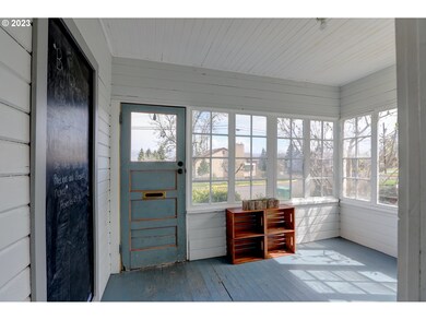 216 E 14th St, the Dalles, OR 97058 - photo 6