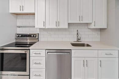 15 Riverview Ct unit Garage, Greenwich, CT 06831 - photo 2