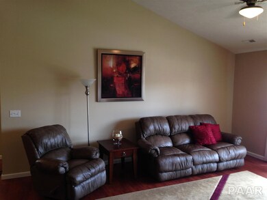 4501 N Thornhill Dr unit 201C, Peoria, IL 61615 - photo 4