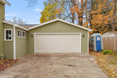 614 Walnut St, Three Rivers, MI 49093 - photo 3