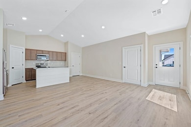 511 E Harper St, Valley Center, KS 67147 - photo 4