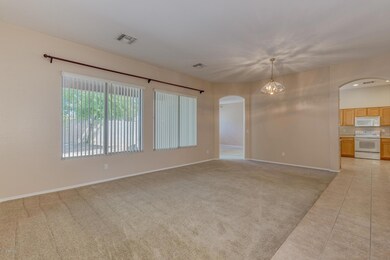 LIVING ROOM/DINING