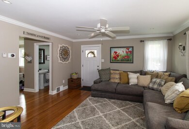 319 N Scott Ave, Glenolden, PA 19036 - photo 7