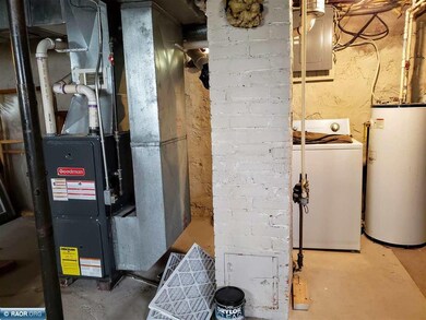 309 2nd St SW, Chisholm, MN 55719 - photo 2