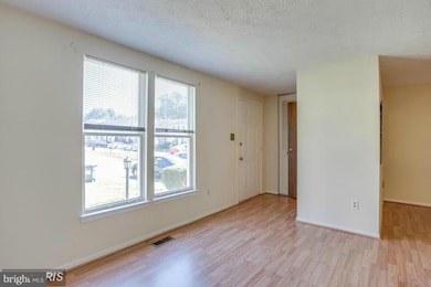 7482 Wounded Knee Rd, Lorton, VA 22079 - photo 2