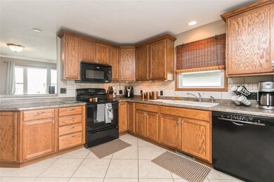 186 15th Ave SW, Cedar Rapids, IA 52404 - photo 7