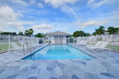 2900 Norway Pine Ln, Lake Worth, FL 33462 - photo 5
