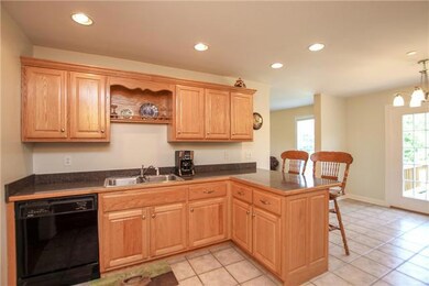 Breakfast bar in kitchen