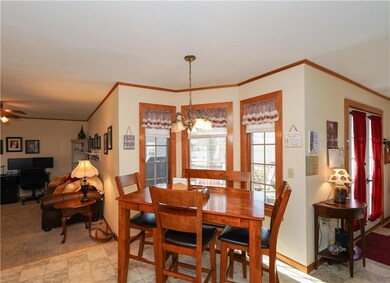 709 E 7th St N, Newton, IA 50208 - photo 6