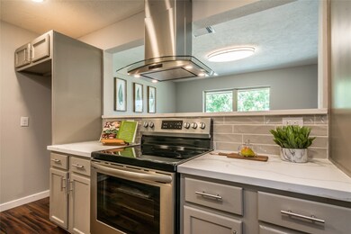 4219 Lucian Ln, Friendswood, TX 77546 - photo 5