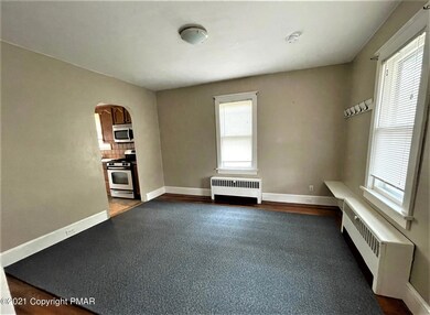 11 Grandview St, East Stroudsburg, PA 18301 - photo 4