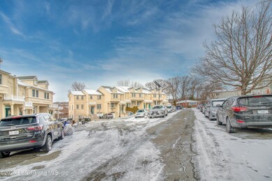 72 Garretson Ln, Staten Island, NY 10304 - photo 5