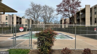 15 Canterbury Square unit 201, Alexandria, VA 22304 - photo 2