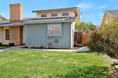 1162 S 5th Ave, Kingsburg, CA 93631 - photo 2
