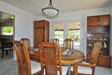 Dining 2