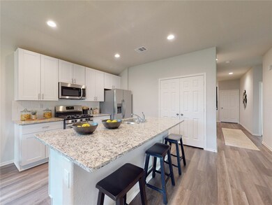 1909 E Annette Dr, Siloam Springs, AR 72761 - photo 2