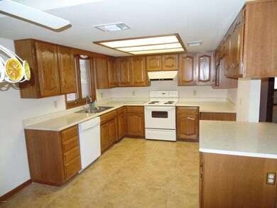 5321 E Lindstrom Ln 007