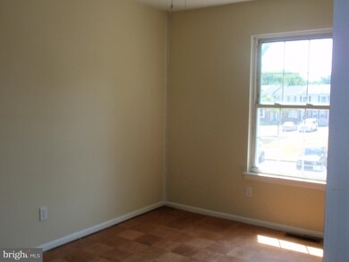 1541 Harford Square Dr, Edgewood, MD 21040 - photo 3