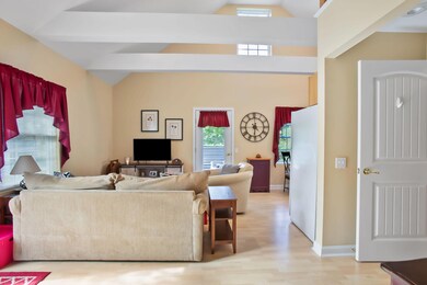 packmaynard_jkerr_217millsrdcottage1kenn