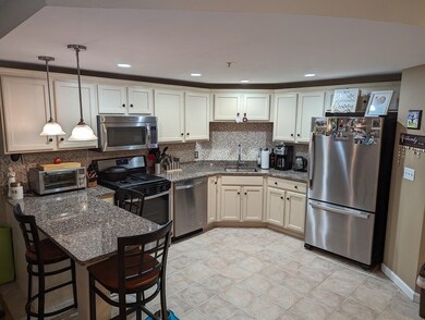 416 Regency Ln unit 416, Abington, MA 02351 - photo 5