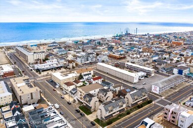01-127_Hiering_Avenue-1