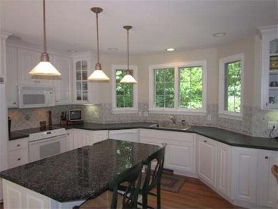 9B Blackthorn Rd, Shrewsbury, MA 01545 - photo 5