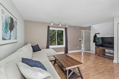 unlisted-address, Darien, IL 60561 - photo 4