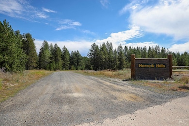 47 Coit Dr, Cascade, ID 83611 - photo 3