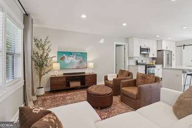 984 Valley Dr SE, Smyrna, GA 30080 - photo 2