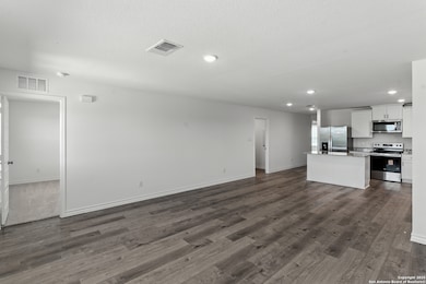 4032 Lily Glade Ln, Seguin, TX 78155 - photo 3