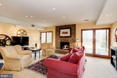 5322 Black Oak Dr, Fairfax, VA 22032 - photo 3