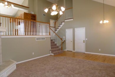 615 Cedar Ridge Dr, Raymore, MO 64083 - photo 4