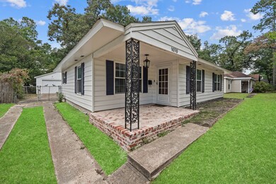 1070 W 43rd St, Houston, TX 77018 - photo 3