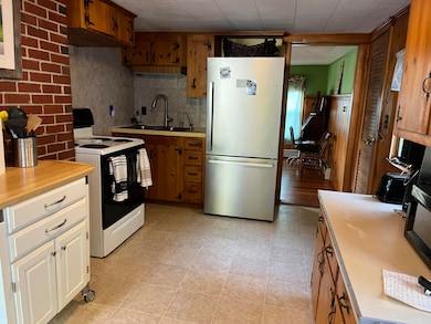 19 Maple St, Bridgton, ME 04009 - photo 4