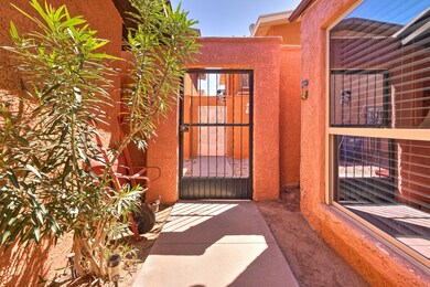 10624 Cuatro Vistas Dr unit B, El Paso, TX 79935 - photo 2