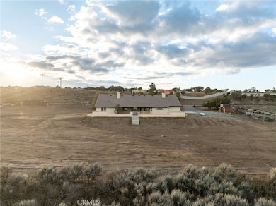 8135 Winmar Rd, Hesperia, CA 92344 - photo 6