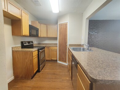 1003 Dyche Ln, Alvin, TX 77511 - photo 5