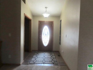 410 Coniston Cir, Sergeant Bluff, IA 51054 - photo 3