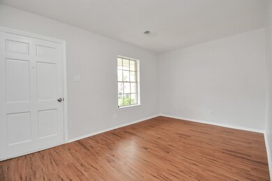 11046 Caribbean Ln, Houston, TX 77089 - photo 5