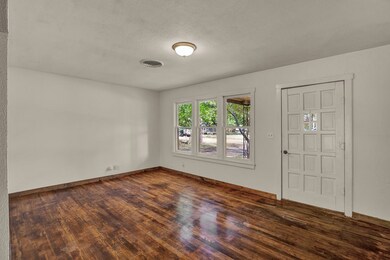 67 Texas Yucca St, Fredericksburg, TX 78624 - photo 4