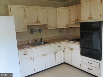 1034 Marleigh Cir, Towson, MD 21204 - photo 3