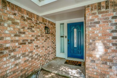 1932 Hurstview Dr, Hurst, TX 76054 - photo 2