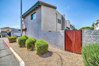 8601 N Fountain Dr-1